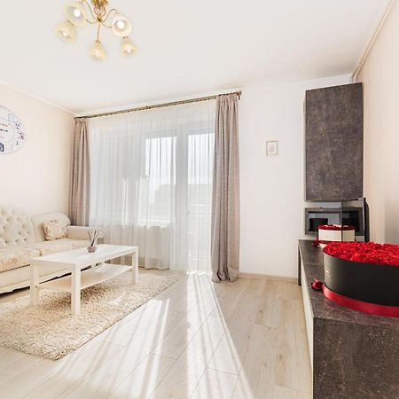 Ferienwohnung Apartament Belles Roses Brașov Exterior foto